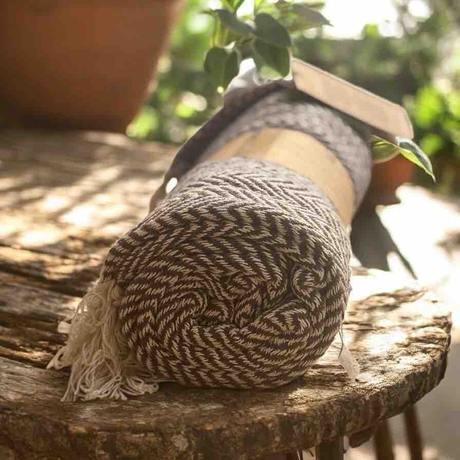 Outdoor Cotton Patio Throw – 150 x 125 cm Luxury Blanket