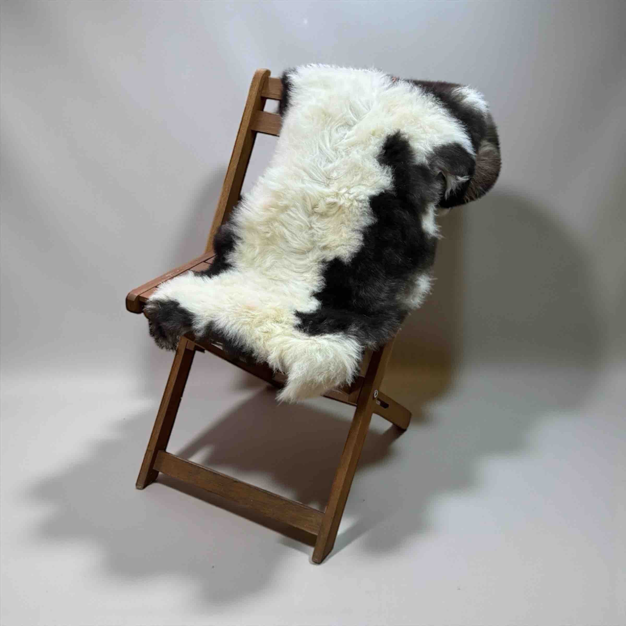 Small Jacob Sheep sheepskin rug