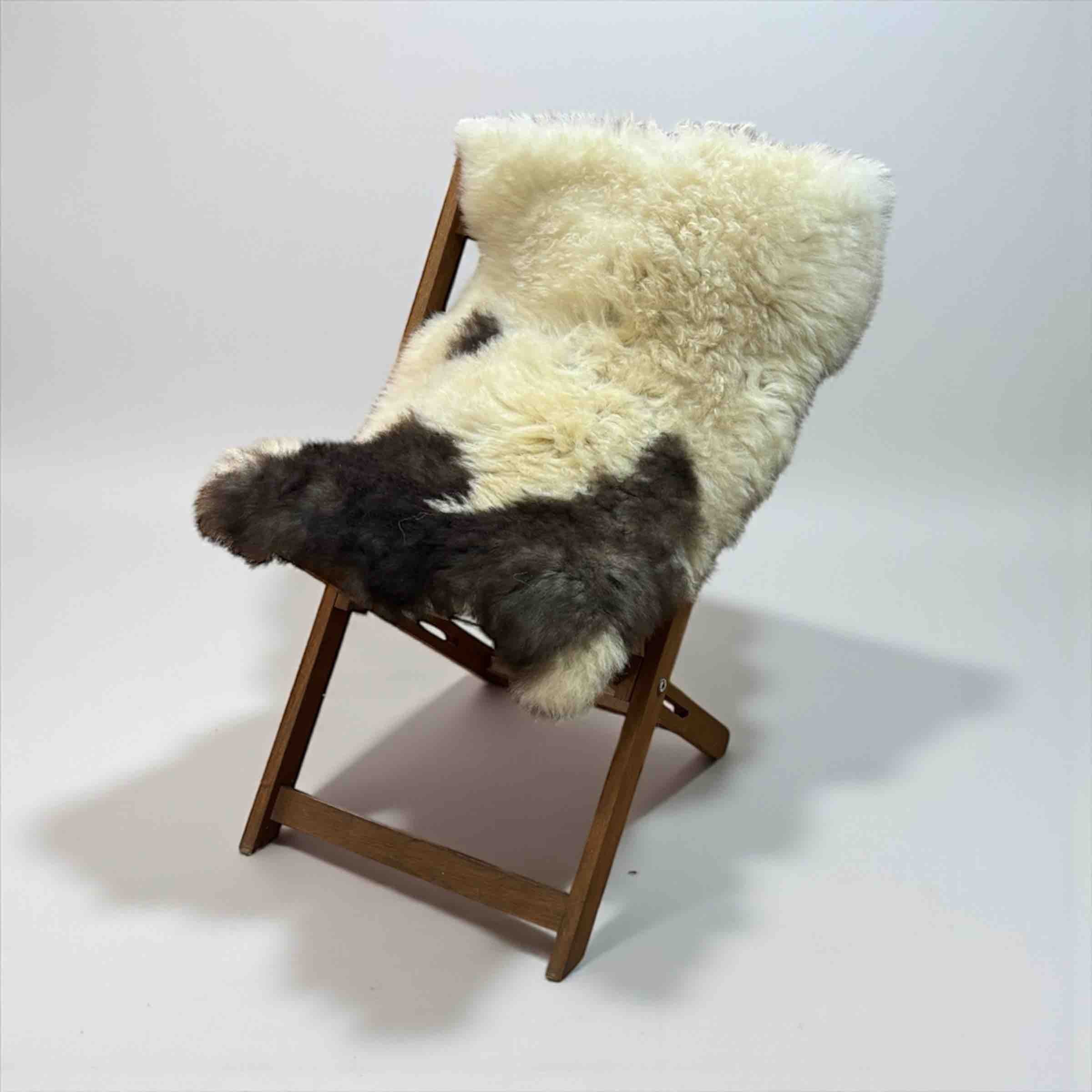 Small Jacob Sheep sheepskin rug