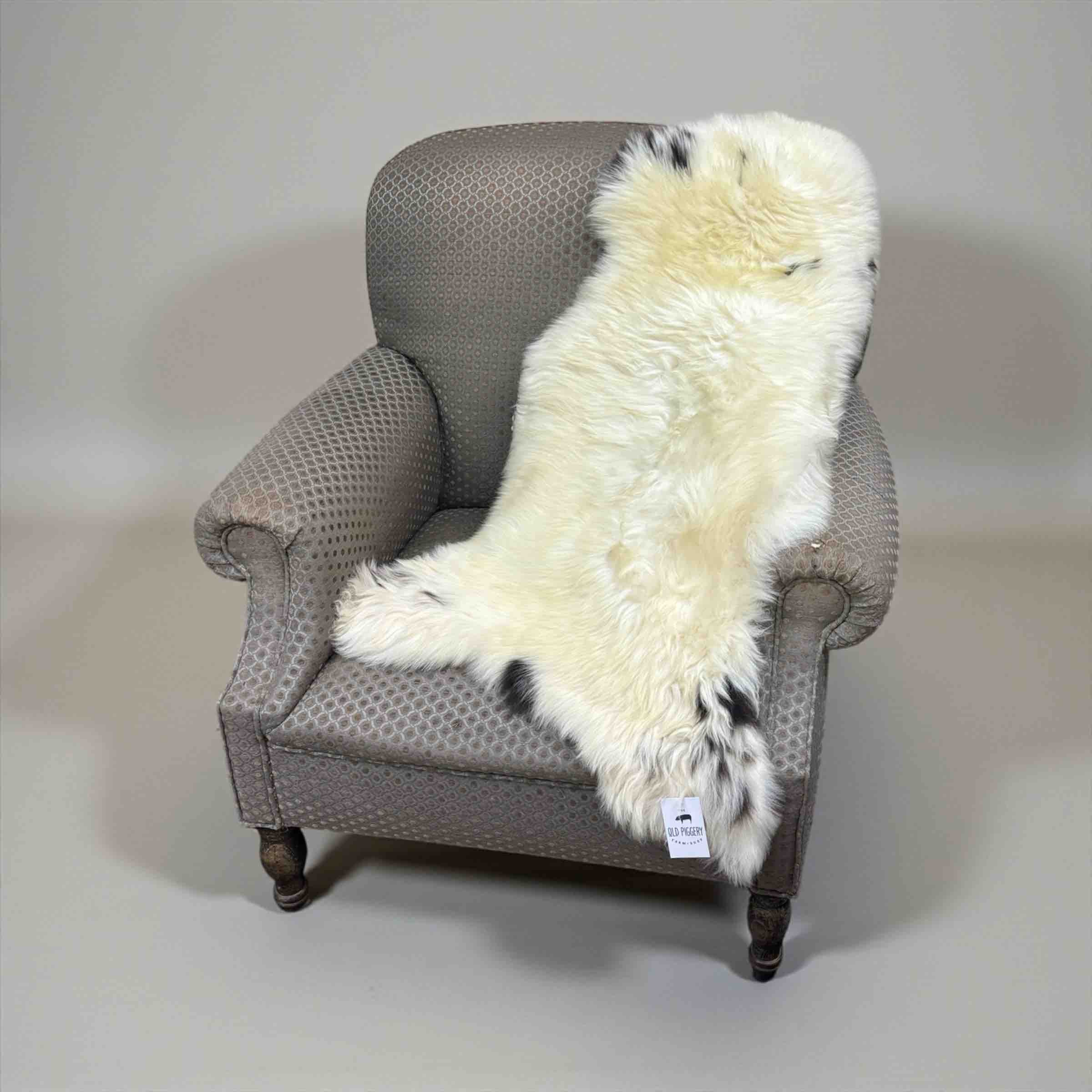Hill Sheep Sheepskin Rug With Spot Or Spots | 95/100 cams