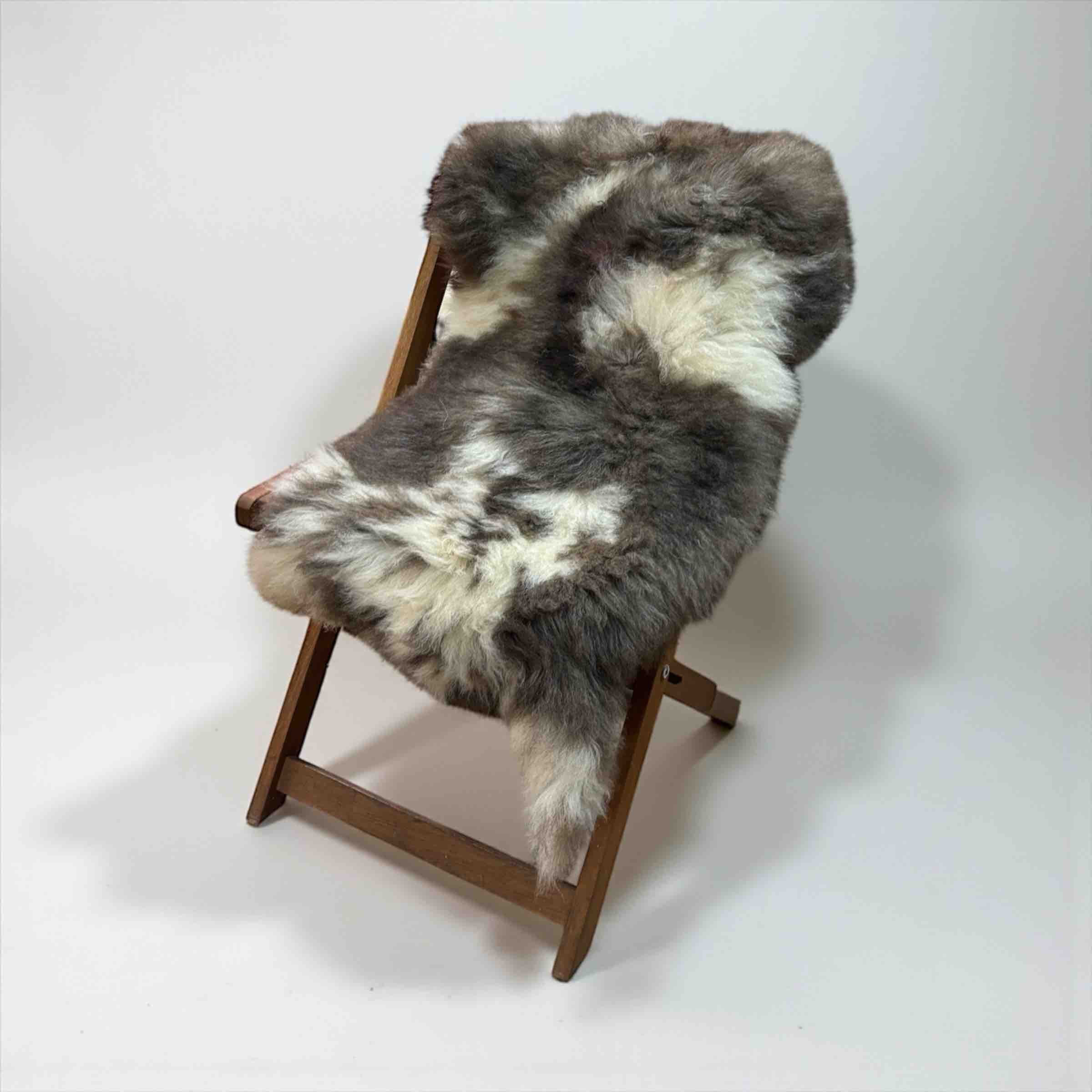 Small Jacob Sheep sheepskin rug