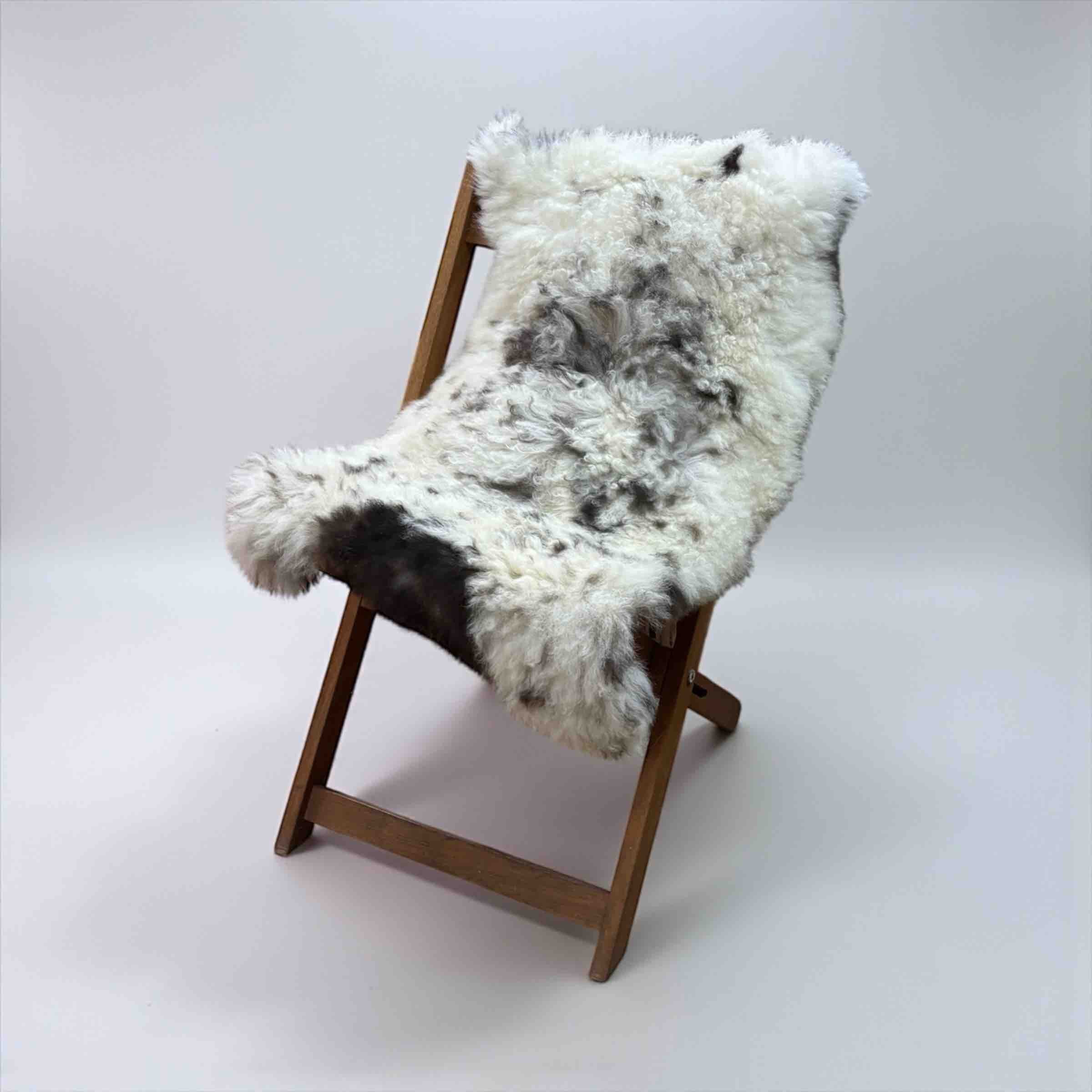 Small Jacob Sheep sheepskin rug