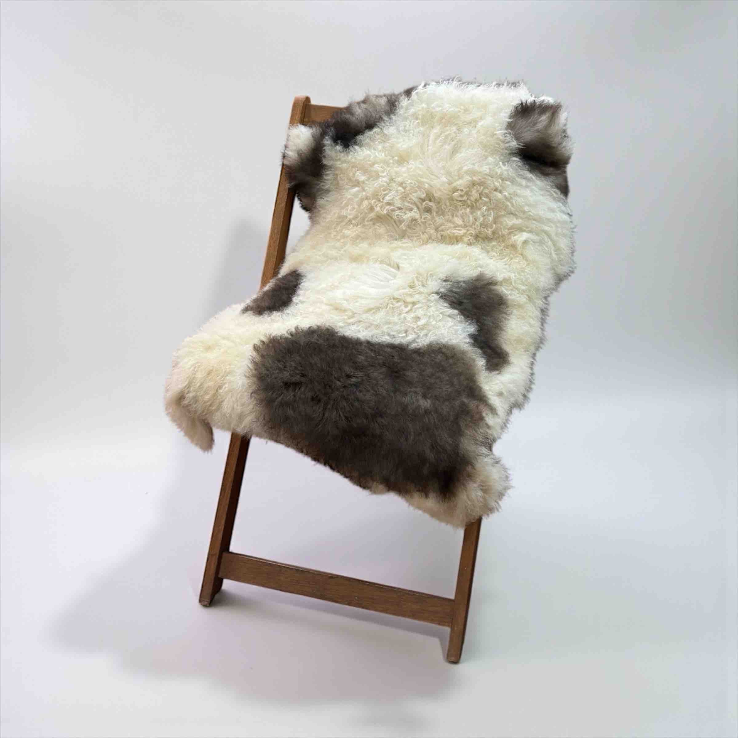 Small Jacob Sheep sheepskin rug